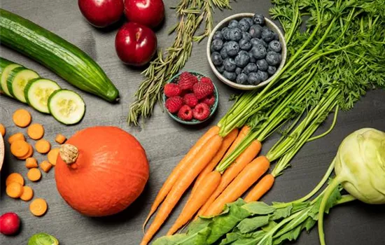 Alles für den Naschgarten im Sommer Alles für den Naschgarten im Sommer