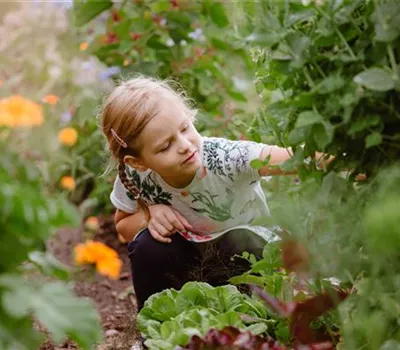 Säen und Pflanzen: Wie sich Kinder fürs Gärtnern begeistern lassen Säen und Pflanzen: Wie sich Kinder fürs Gärtnern begeistern lassen