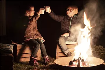 Feuerstellen, Feuerkörbe und Co. Feuerstellen, Feuerkörbe und Co.